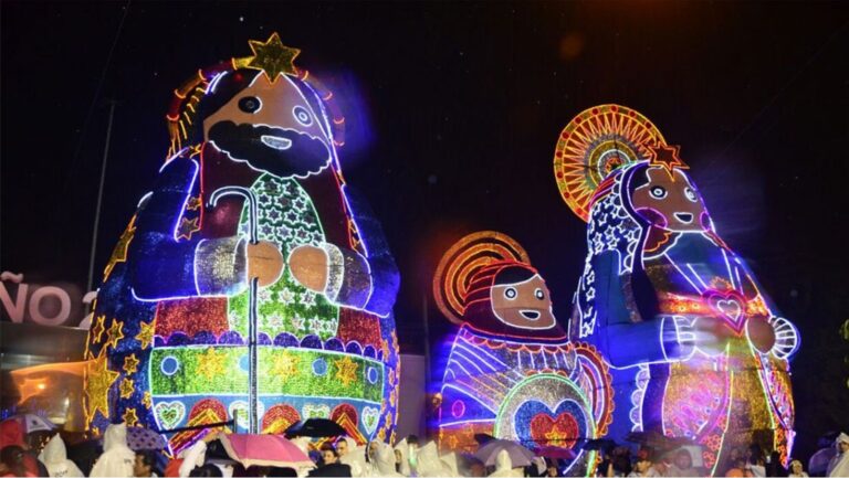 Lee más sobre el artículo COLOMBIAN STREET FOOD & CHRISTMAS LIGHTS: THE PERFECT COMBINATION